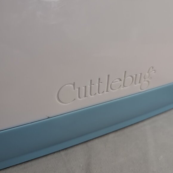 Cricut Cuttlebug Die Cutting Embosing Machine Folding White Blue Crank Manual - Picture 7 of 14